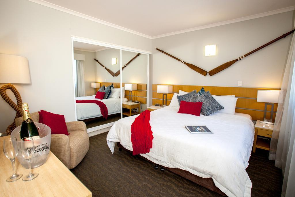 Manly Marina Cove Motel Брисбен Экстерьер фото
