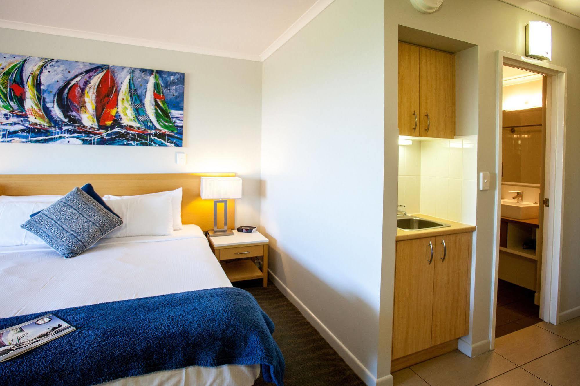Manly Marina Cove Motel Брисбен Экстерьер фото